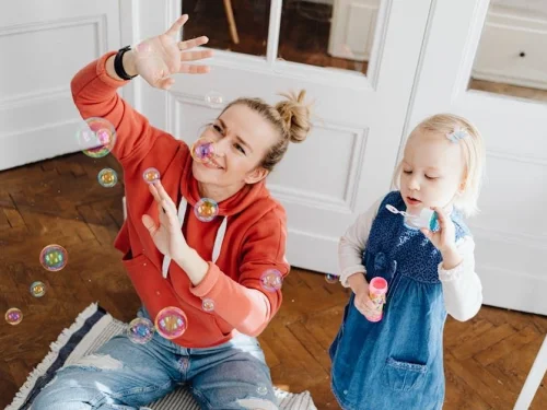 Ay Burcu Kova Olan Aslan Erkeği: Cesur Kalp ve Özgür Ruhun Gizemli Dansı